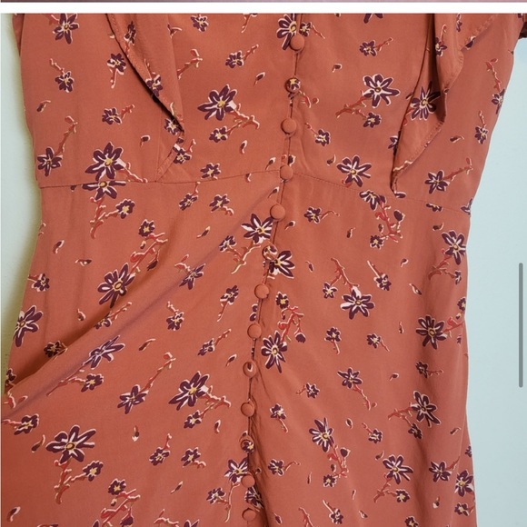 Madewell Flutter Sleeve Ruffle Button Down Dress in Ginger Floral - Picture 5 of 8